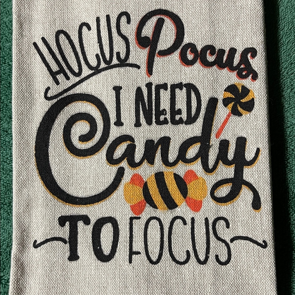 2 Halloween kitchen towels NWT - Picture 5 of 7